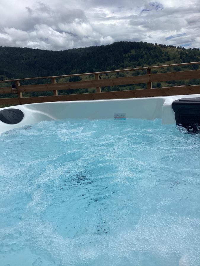 Les Chalets Bambi & Jacuzzi Privatif 拉布雷斯 外观 照片
