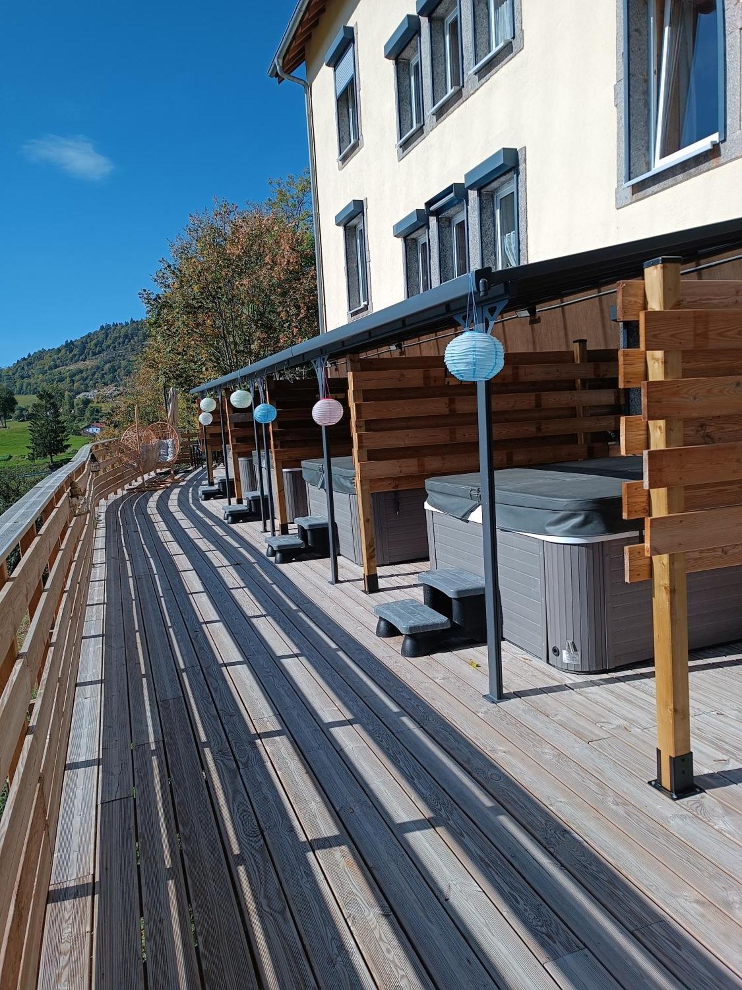Les Chalets Bambi & Jacuzzi Privatif 拉布雷斯 外观 照片
