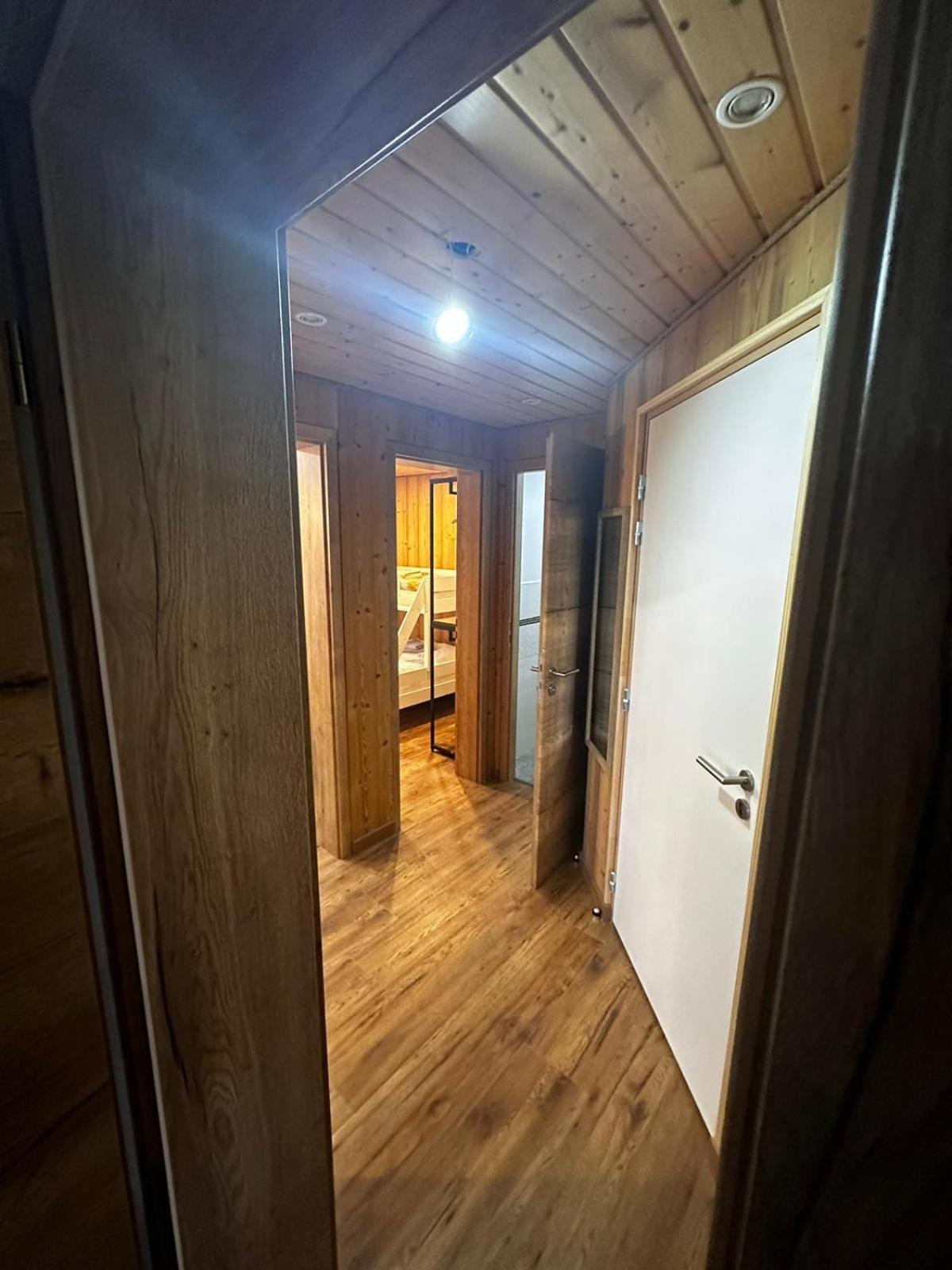 Les Chalets Bambi & Jacuzzi Privatif 拉布雷斯 客房 照片