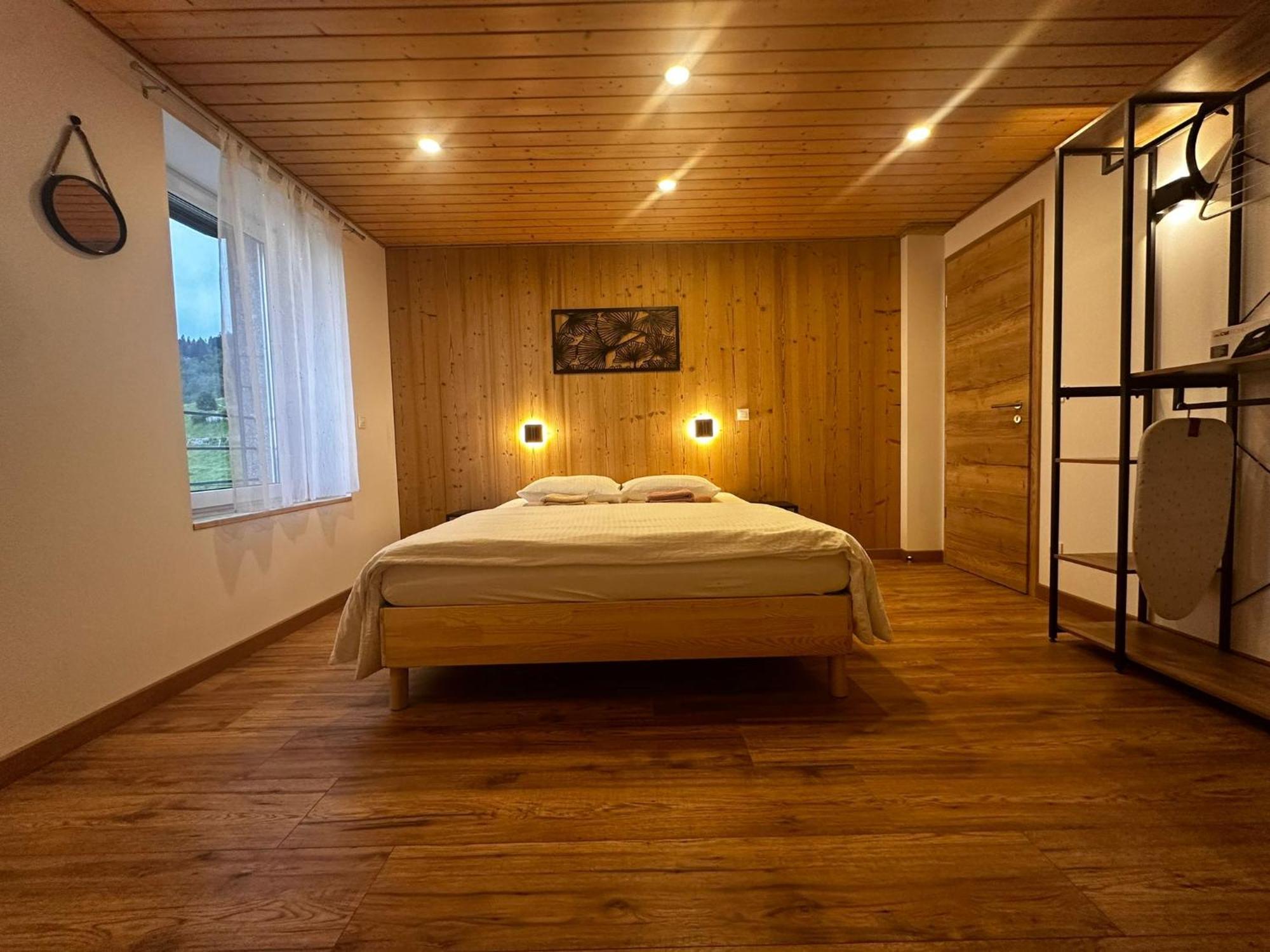 Les Chalets Bambi & Jacuzzi Privatif 拉布雷斯 客房 照片